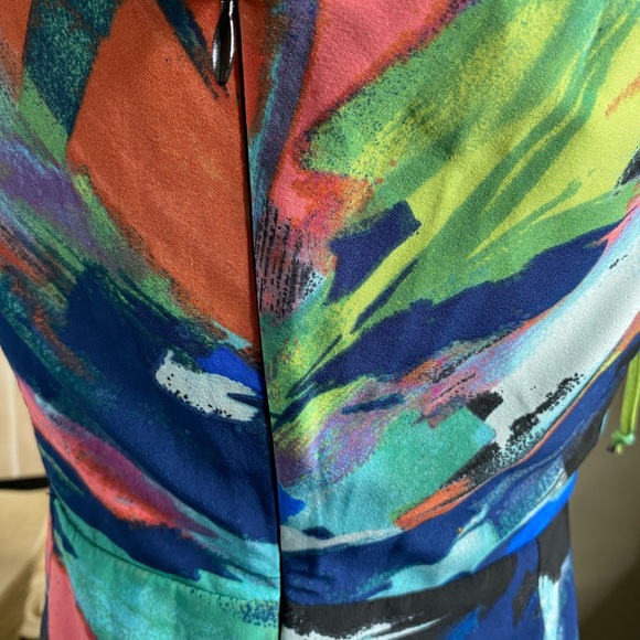 Maia bold colorful dress, cut out back, cap sleeves, side hidden zip size: 4 - Picture 8 of 12